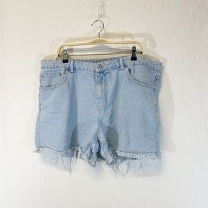 Topshop Moto Light Wash Cut Off Shorts Size 34